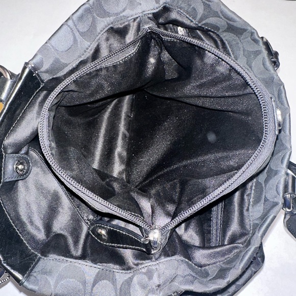 COACH Ashley Signature Carryall Shoulder Bag -GUC - Picture 10 of 15